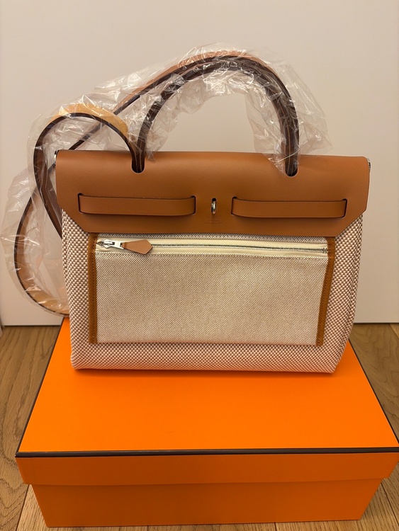 エルメス エールバッグ（ブランドバッグ）の商品画像 - 査定依頼日：2026年9月8日 - 最高査定価格：450,000円