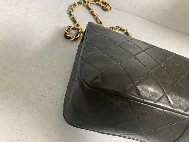 マトラッセ　ターンロック　フルフラップ（ブランドバッグ）の商品画像 - 査定依頼日：2025年5月10日 - 最高査定価格：300,000円