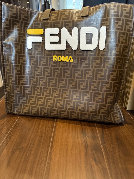 フェンディ マニア ズッカ柄 ハンドバッグ（ブランドバッグ）の商品画像 - 査定依頼日：2025年6月21日 - 最高査定価格：65,000円