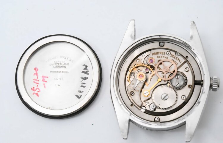 ロレックス オイスターデイト Ref,6694 プレシジ ヨン ROLEX OY（高級時計）の商品画像 - 査定依頼日：2026年1月26日 - 最高査定価格：300,000円