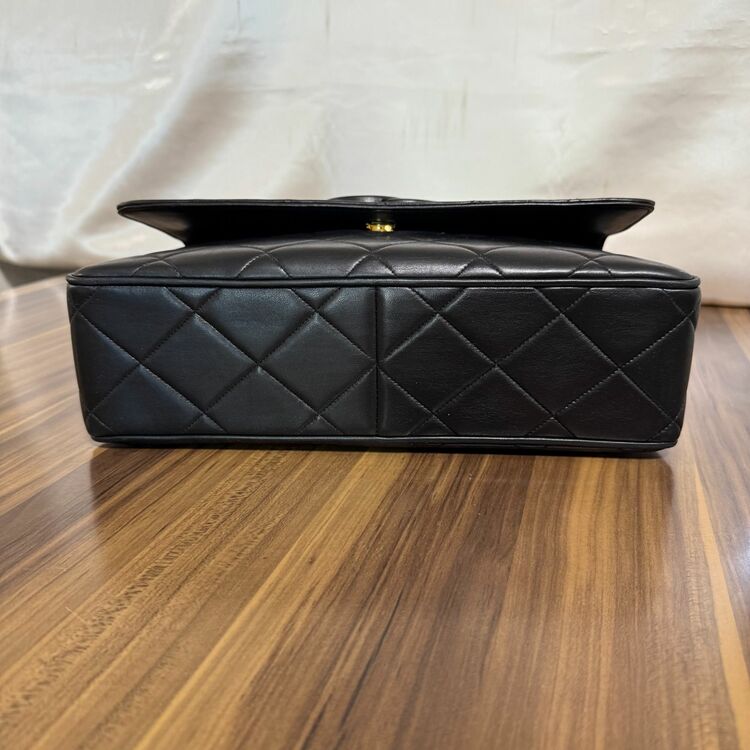 マトラッセ ショルダーバッグ ブラック（ブランドバッグ）の商品画像 - 査定依頼日：2025年8月22日 - 最高査定価格：170,000円