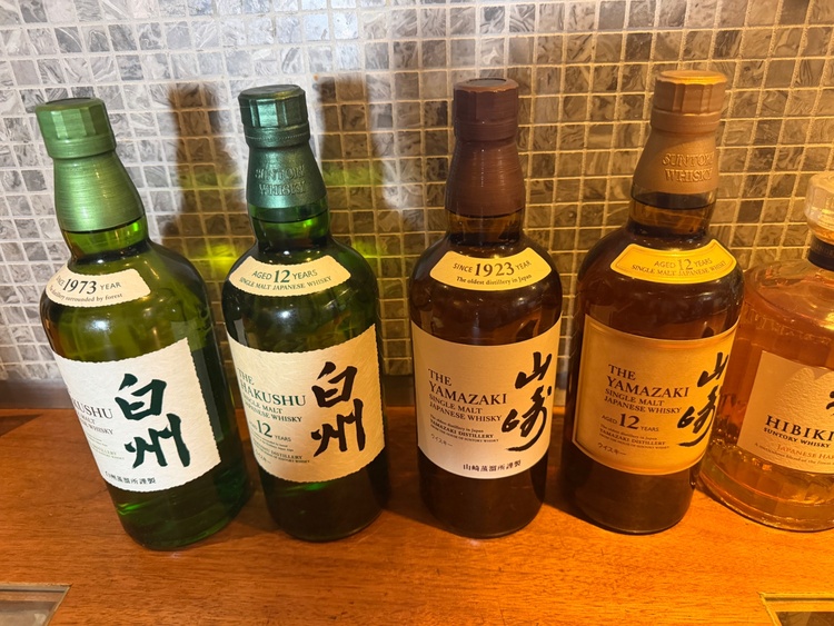 ウイスキー サントリー山崎 （お酒）の商品画像 - 査定依頼日：2026年5月1日 - 最高査定価格：85,900円