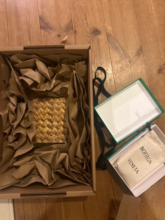 ボッテガ・ヴェネタ  （ブランドバッグ）の商品画像 - 査定依頼日：2025年12月8日 - 最高査定価格：45,000円