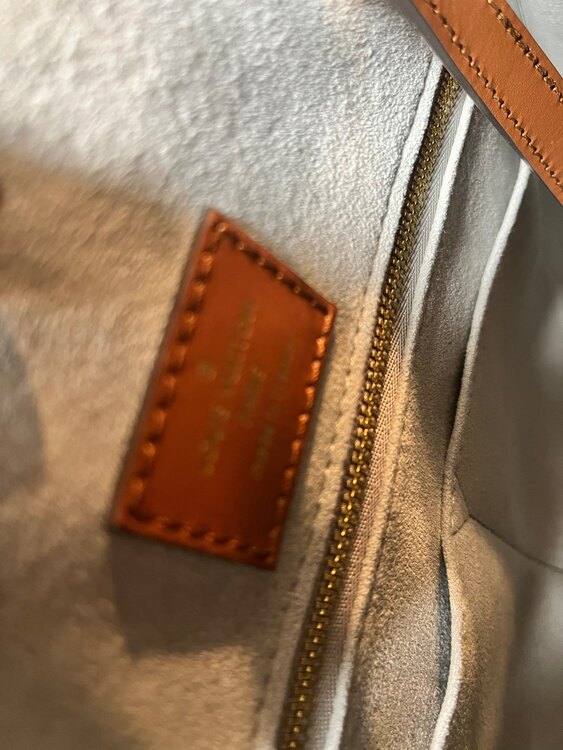 オンザーゴーmm ＬＶフラワー（ブランドバッグ）の商品画像 - 査定依頼日：2025年1月5日 - 最高査定価格：350,000円