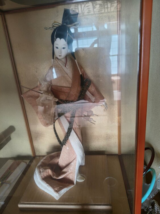 日本人形（美術品・骨董品）の商品画像 - 査定依頼日：2026年10月8日 - 最高査定価格：3,000円