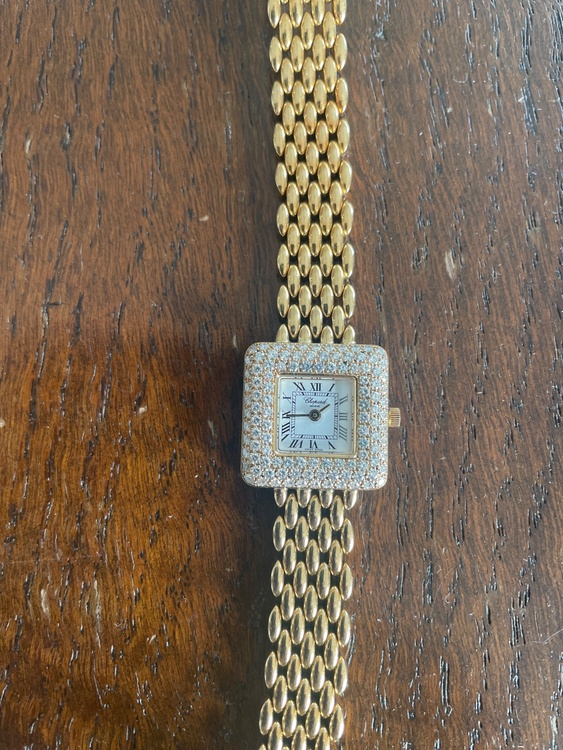 ショパール ハッピーダイヤモンド 106346-00（高級時計）の商品画像 - 査定依頼日：2026年1月17日 - 最高査定価格：2,150,000円