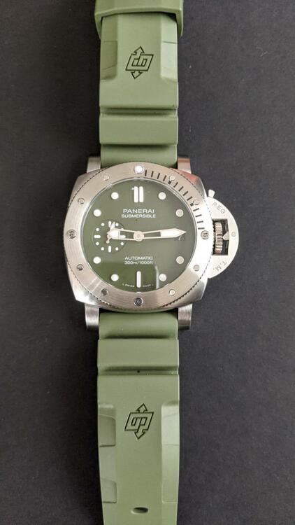 パネライ サブマーシブル Pam01055（高級時計）の商品画像 - 査定依頼日：2026年4月18日 - 最高査定価格：1,350,000円