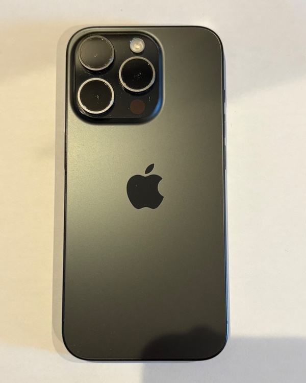 iPhone15Pro（スマホ）の商品画像 - 査定依頼日：2026年9月21日 - 最高査定価格：84,000円