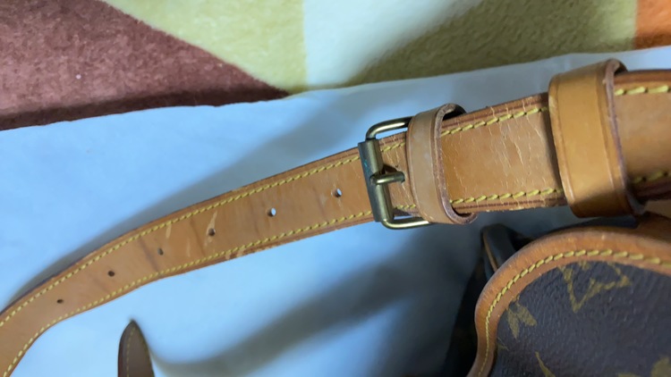 ソミュール 43（ブランドバッグ）の商品画像 - 査定依頼日：2022年5月25日 - 最高査定価格：30,000円