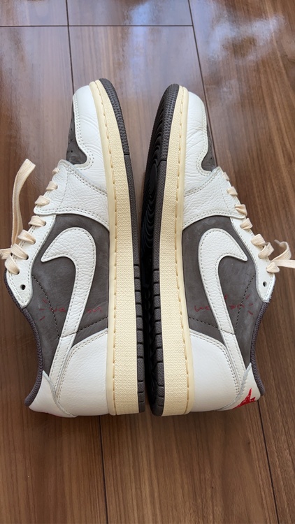 NIKE エアージョーダン1 Travis Scott リバーモカ（古着・ファッション）の商品画像 - 査定依頼日：2026年3月15日 - 最高査定価格：100,000円