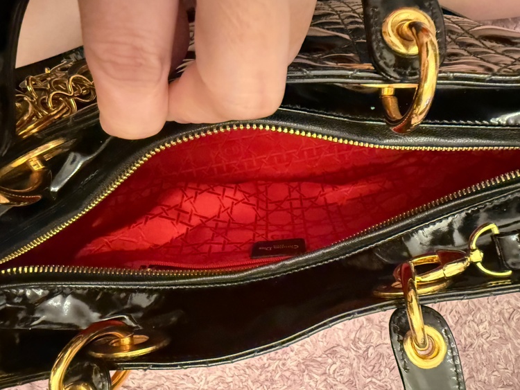 Christian Dior ヴィンテージ レディディオール ラージ カナージュ パテント ブラック ゴールド金具（ブランドバッグ）の商品画像 - 査定依頼日：2026年9月13日 - 最高査定価格：100,000円