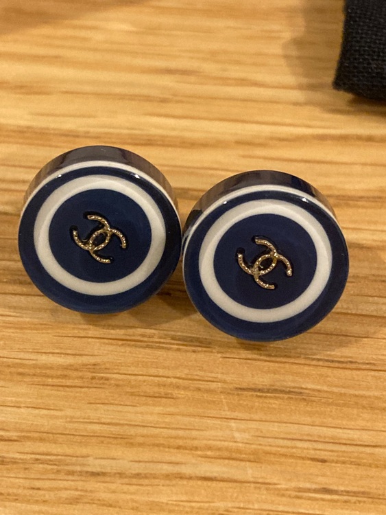 ピアス（古着・ファッション）の商品画像 - 査定依頼日：2025年11月17日 - 最高査定価格：25,000円