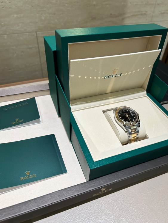 ロレックス デイトジャスト 126333G ダイヤモンドブラック フルーテッド おいす（高級時計）の商品画像 - 査定依頼日：2025年6月29日 - 最高査定価格：2,600,000円