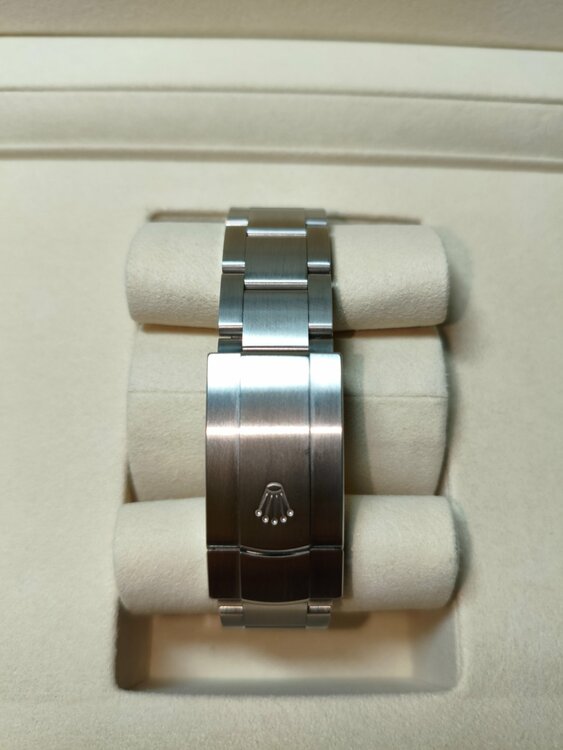 ロレックス パーペチュアル 126000（高級時計）の商品画像 - 査定依頼日：2026年1月27日 - 最高査定価格：1,280,000円