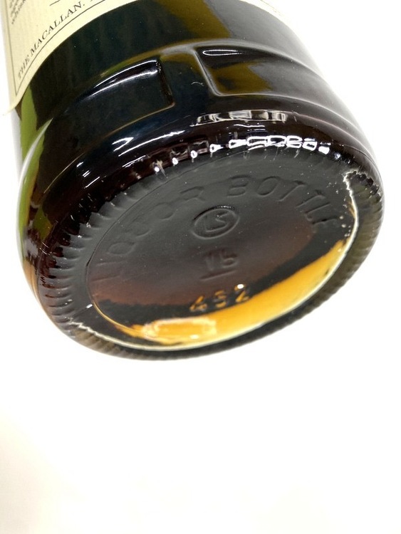 The Macallan Anniversary Malt 25 Years Old（お酒）の商品画像 - 査定依頼日：2026年7月20日 - 最高査定価格：300,000円
