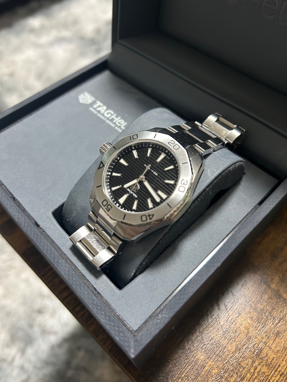 タグホイヤー アクアレーサー （高級時計）の商品画像 - 査定依頼日：2026年4月6日 - 最高査定価格：185,000円