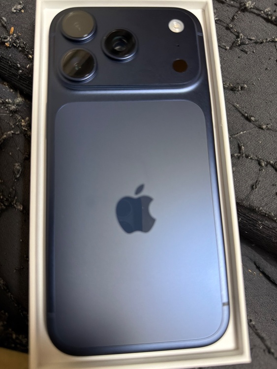 iPhone iPhone 17 Pro 256GB docomo（スマホ）の商品画像 - 査定依頼日：2026年7月12日 - 最高査定価格：150,000円
