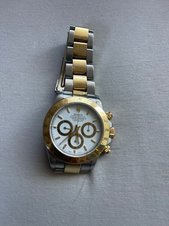 ロレックス デイトナ （高級時計）の商品画像 - 査定依頼日：2025年1月4日 - 最高査定価格：2,580,000円