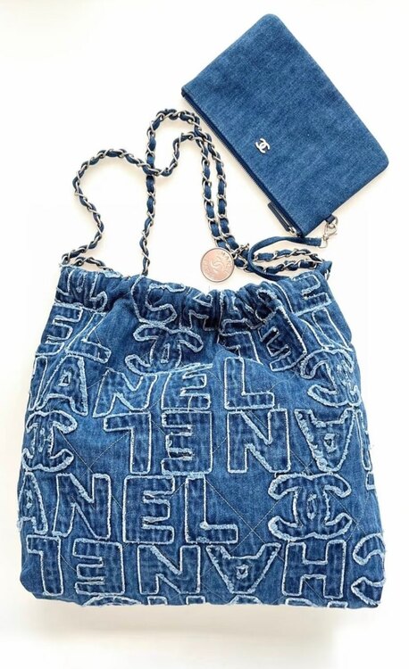 CHANELショルダーバッグ CHANEL22 AS3260デニム（ブランドバッグ）の商品画像 - 査定依頼日：2025年3月7日 - 最高査定価格：680,000円