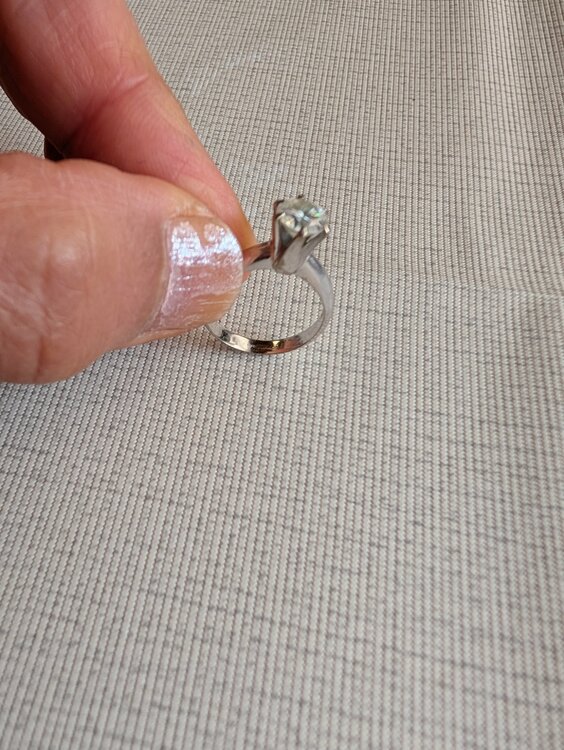 立て爪指輪（宝石）の商品画像 - 査定依頼日：2026年2月16日 - 最高査定価格：700,000円