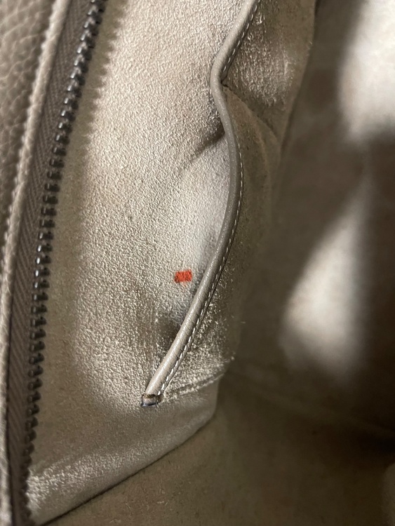 セリーヌ ラゲージ マイクロ スリ（ブランドバッグ）の商品画像 - 査定依頼日：2025年9月24日 - 最高査定価格：65,000円