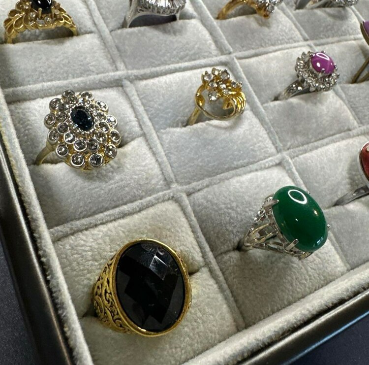 リング（宝石）の商品画像 - 査定依頼日：2025年3月1日 - 最高査定価格：10,000円