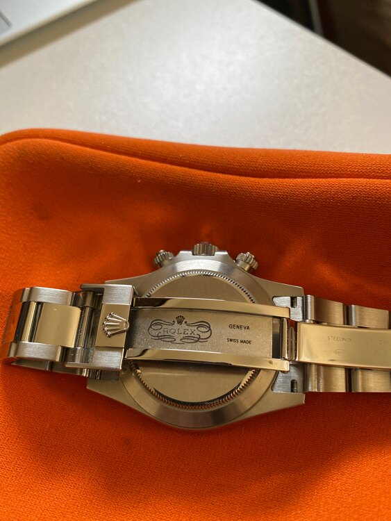 ロレックス デイトナ 116520（高級時計）の商品画像 - 査定依頼日：2025年4月8日 - 最高査定価格：3,850,000円