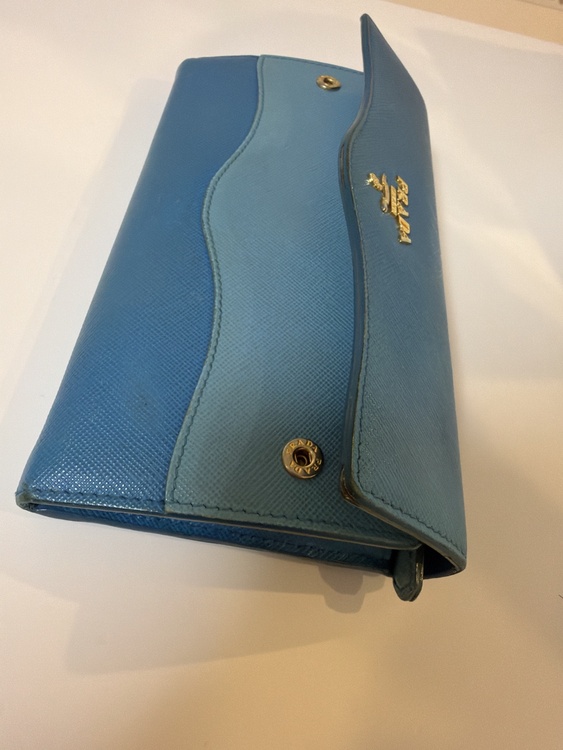 PRADA 長財布　ブルー（ブランド財布・小物）の商品画像 - 査定依頼日：2026年7月20日 - 最高査定価格：100,000円