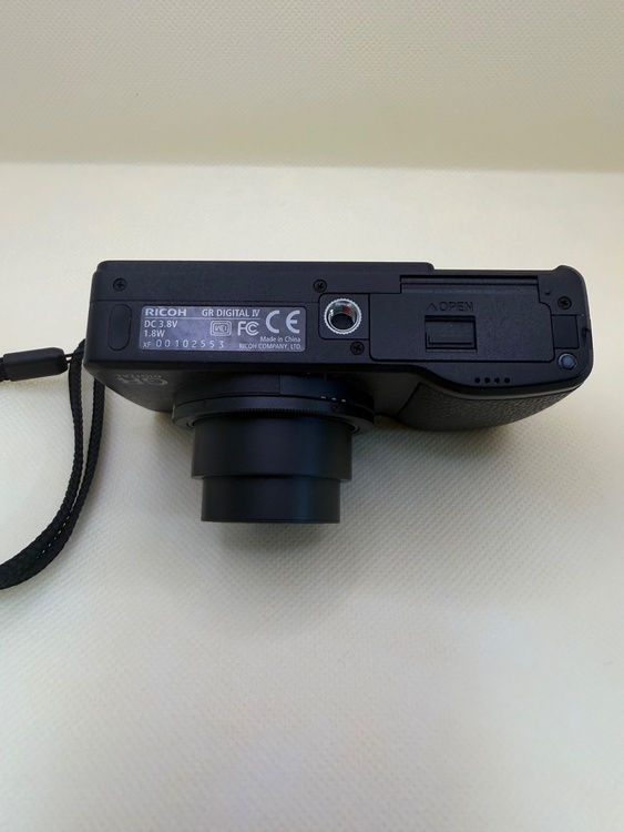 RICOH GR IV（カメラ）の商品画像 - 査定依頼日：2026年8月23日 - 最高査定価格：36,100円