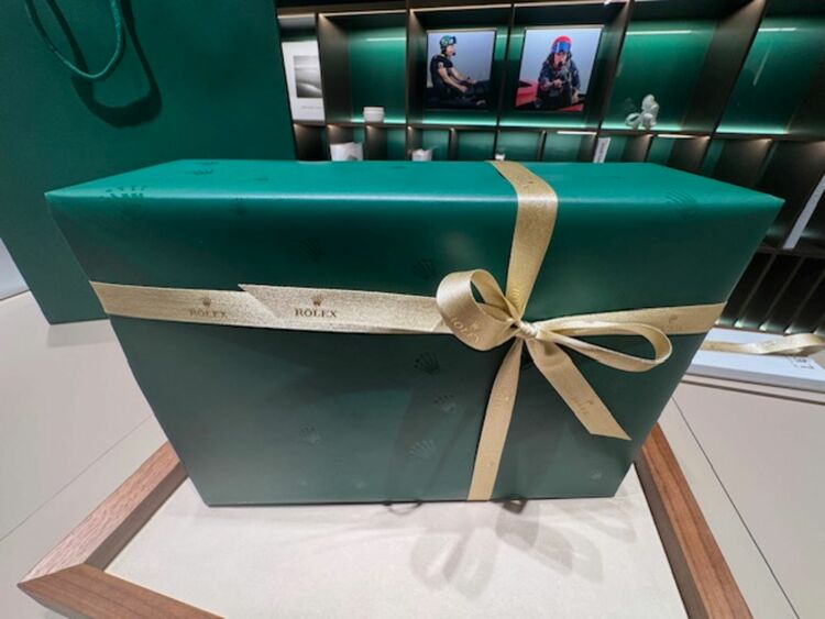 デイデイト　プラチナ　アイスブルー　ローマン文字盤（高級時計）の商品画像 - 査定依頼日：2025年9月29日 - 最高査定価格：10,000,000円