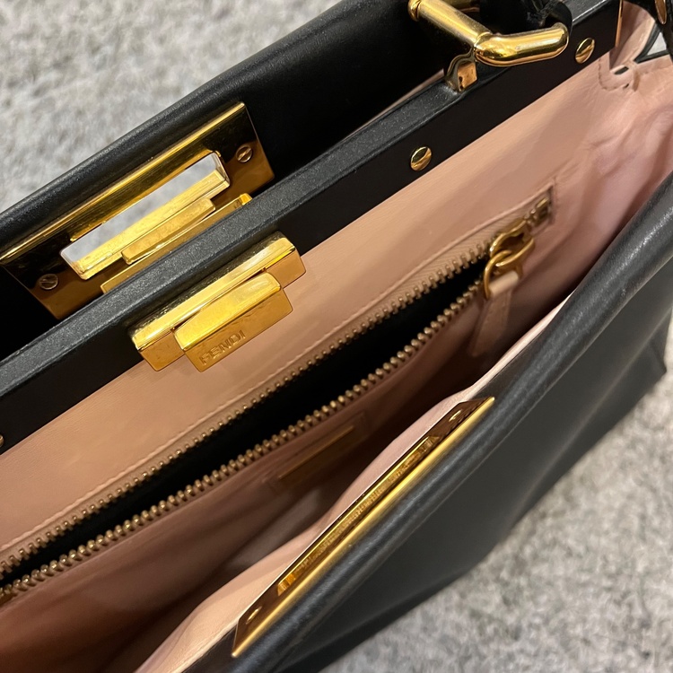 フェンディ（ブランドバッグ）の商品画像 - 査定依頼日：2026年9月26日 - 最高査定価格：100,000円