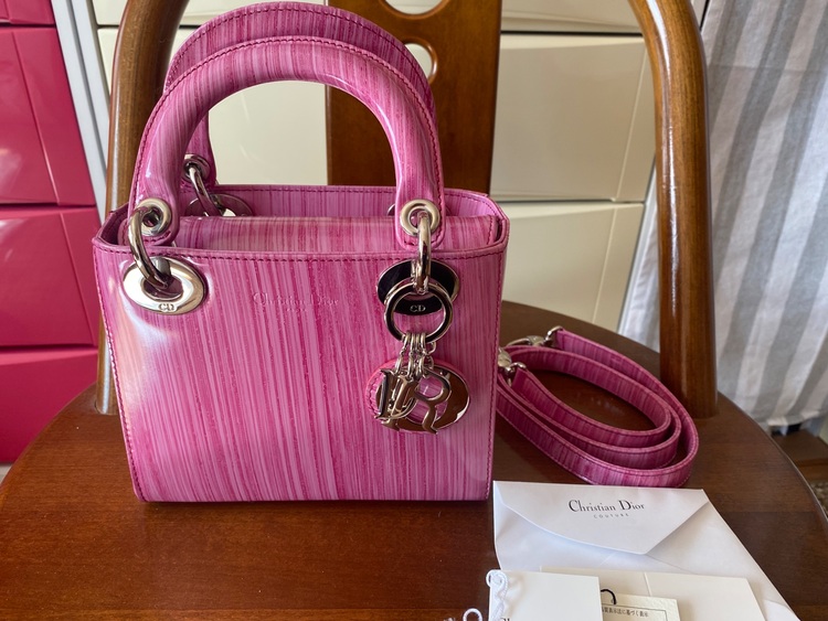 レディディオール（ブランドバッグ）の商品画像 - 査定依頼日：2025年9月18日 - 最高査定価格：300,000円