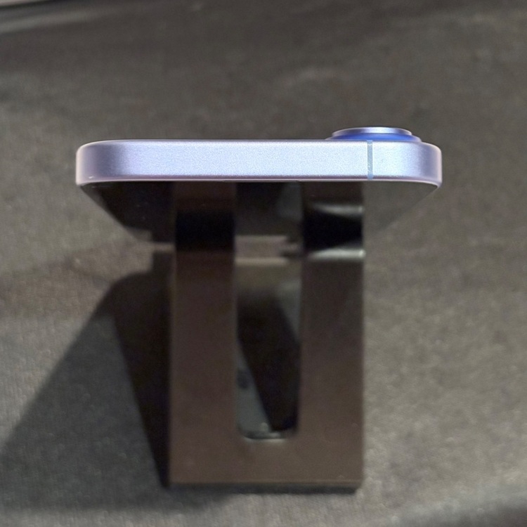 iPhone16 ウルトラマリン 128GB simフリー（スマホ）の商品画像 - 査定依頼日：2025年10月21日 - 最高査定価格：63,000円