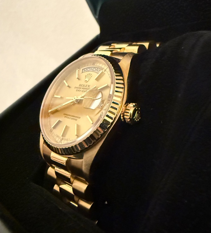 ロレックス デイデイト （高級時計）の商品画像 - 査定依頼日：2025年12月2日 - 最高査定価格：2,750,000円