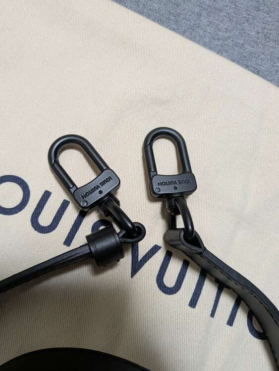 モノグラム エクリプス アルファ ウエアラブルウォレット（ブランドバッグ）の商品画像 - 査定依頼日：2025年4月25日 - 最高査定価格：260,000円