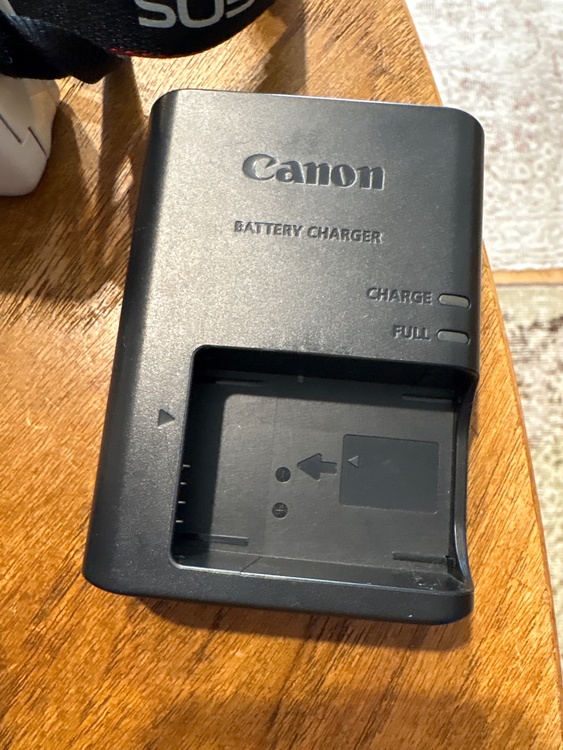 eos （カメラ）の商品画像 - 査定依頼日：2025年12月27日 - 最高査定価格：100,000円