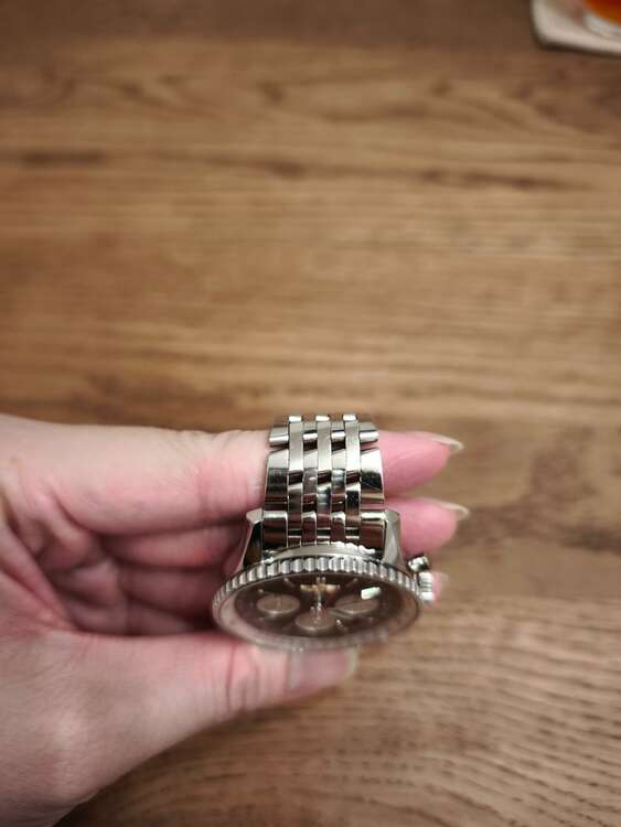 ブライトリング ナビタイマー AB0121（高級時計）の商品画像 - 査定依頼日：2025年4月7日 - 最高査定価格：500,000円