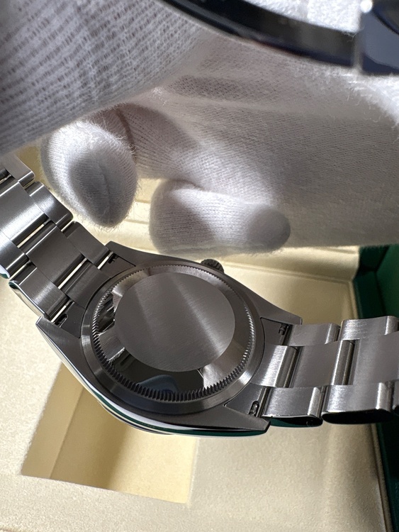 オイスターパーペチュアル36 グリーン（高級時計）の商品画像 - 査定依頼日：2025年12月24日 - 最高査定価格：1,380,000円