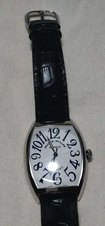 フランクミュラー トノウカーベックス （高級時計）の商品画像 - 査定依頼日：2025年4月16日 - 最高査定価格：350,000円