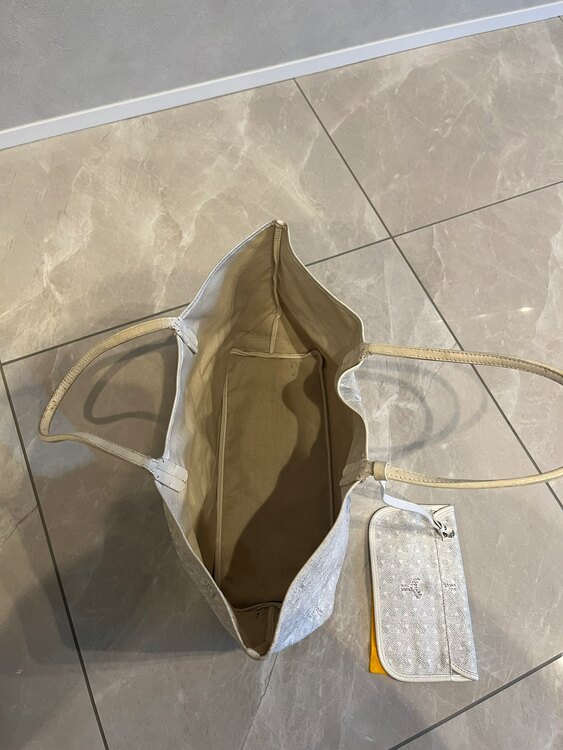 トートバッグ（ブランドバッグ）の商品画像 - 査定依頼日：2025年2月7日 - 最高査定価格：250,000円