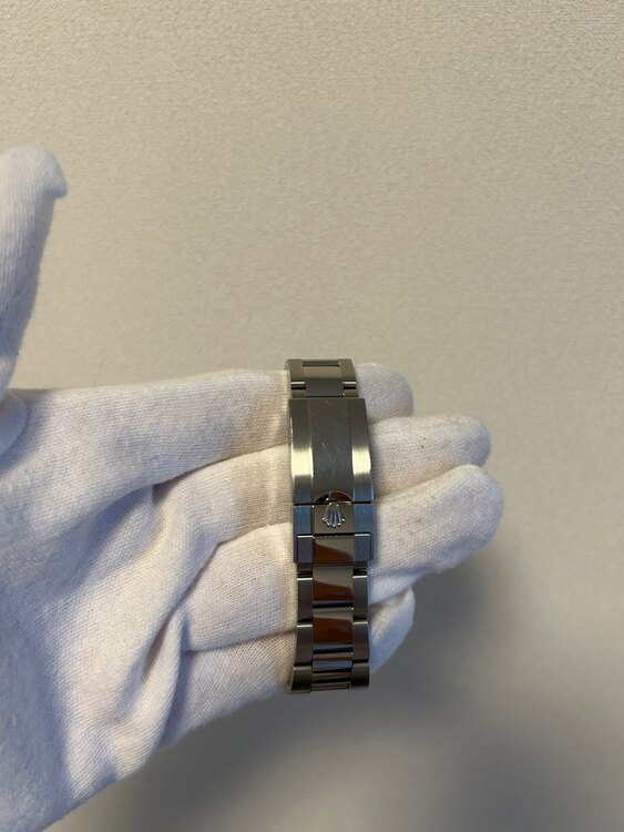 ロレックス デイトナ 116500lm（高級時計）の商品画像 - 査定依頼日：2024年12月26日 - 最高査定価格：3,950,000円