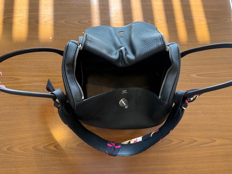 アネモネ？（ブランドバッグ）の商品画像 - 査定依頼日：2025年11月30日 - 最高査定価格：560,000円