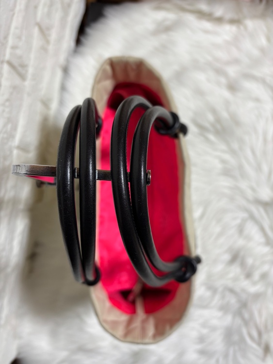 CHANEL カンボンライン トートーバッグ ホワイト（ブランドバッグ）の商品画像 - 査定依頼日：2025年12月7日 - 最高査定価格：220,000円