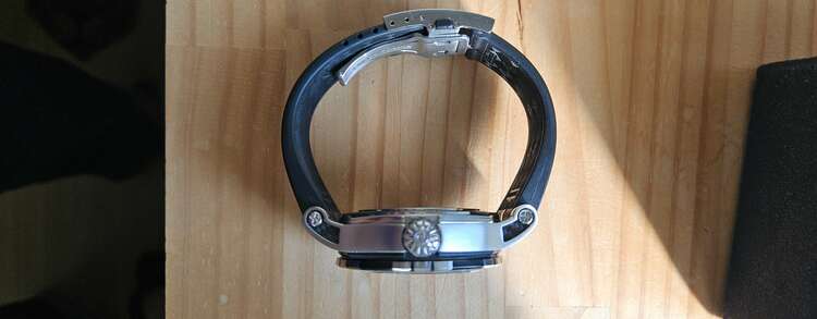 ロジェ・デュブイ イージーダイバー SED46,AUTOMVTRD14,S（高級時計）の商品画像 - 査定依頼日：2025年1月5日 - 最高査定価格：500,000円