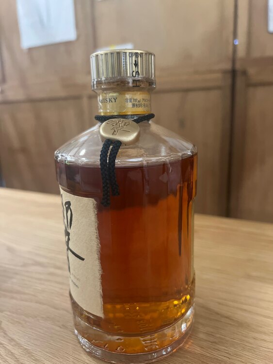 ウイスキー サントリー響 （お酒）の商品画像 - 査定依頼日：2025年3月24日 - 最高査定価格：30,000円