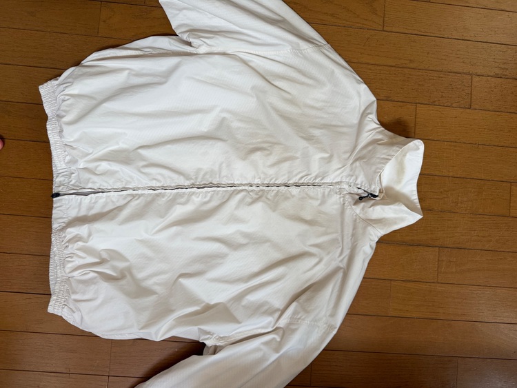 ロゴジッパージャケット ダスティホワイト（古着・ファッション）の商品画像 - 査定依頼日：2025年9月21日 - 最高査定価格：100,000円