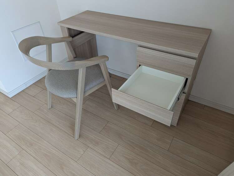 ダイニングテーブル、椅子４、袖机（家具・寝具）の商品画像 - 査定依頼日：2025年3月30日 - 最高査定価格：5,000円