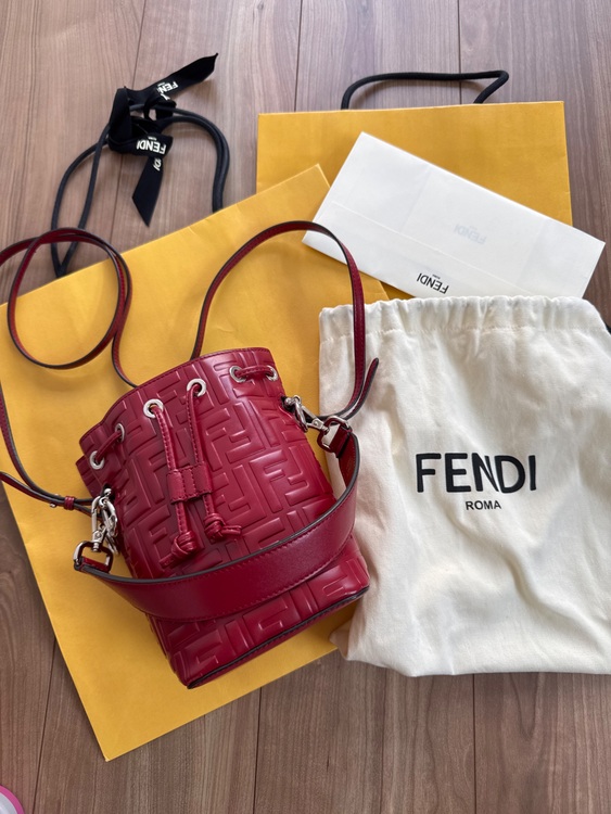 ショルダーバッグ（ブランドバッグ）の商品画像 - 査定依頼日：2025年8月18日 - 最高査定価格：82,000円