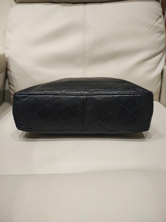 フリンジ　チェーン　ショルダー（ブランドバッグ）の商品画像 - 査定依頼日：2026年3月29日 - 最高査定価格：150,000円