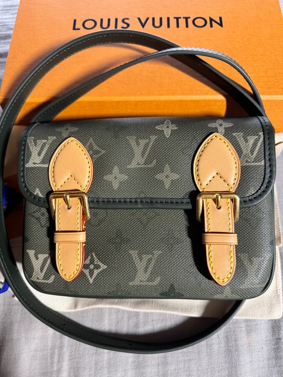 M26969　サッチェル･ウェアラブルウォレット　（ブランドバッグ）の商品画像 - 査定依頼日：2025年11月11日 - 最高査定価格：250,000円